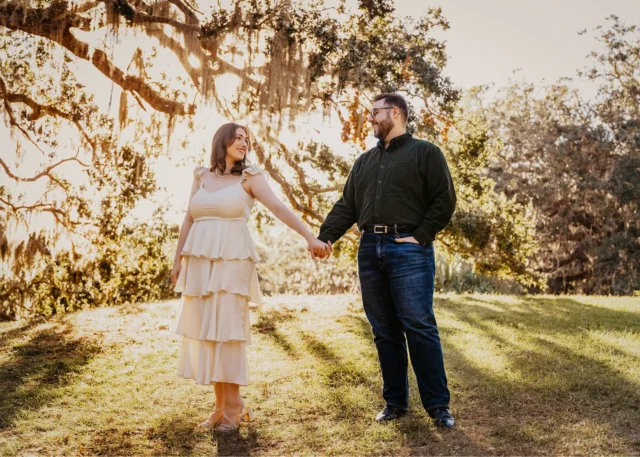 These two lovebirds @katiewadler @spuntnick7 tied the knot recently and their wedding was such a sweet gathering of friends and family, they truly celebrated with those who matter most. 💜 Not to mention, it was decked out for royalty @yourmitzvahplanner 😍 I have some wedding photos of these two that look straight out of Vogue! 🤩