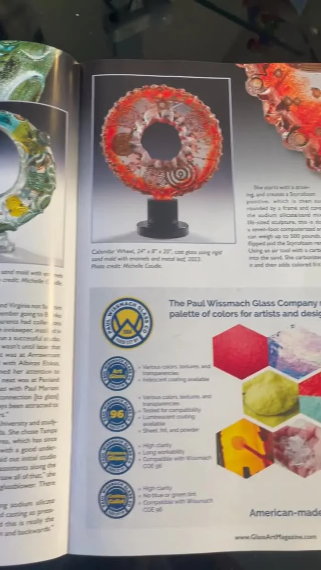 I’ve working with the legendary, Susan Gott of @gottglass for a longggg time now, her AMAZING glass art sculptures and subsequently, many of my images of them, were published in the recent edition of @glass_art_magazine! 🙌🏽💪🏽💜😍🥳 AHHHHH, so exciting! Fabulous job, Susan!
